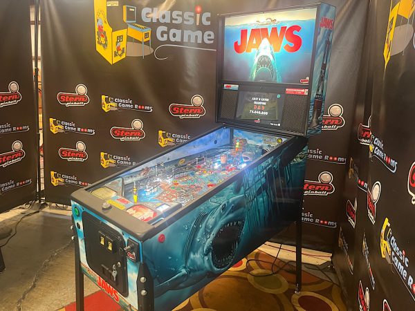 Stern Jaws Pro Pinball Machine