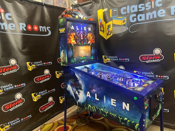 Alien Limited Version LV Pinball Machine with Topper
